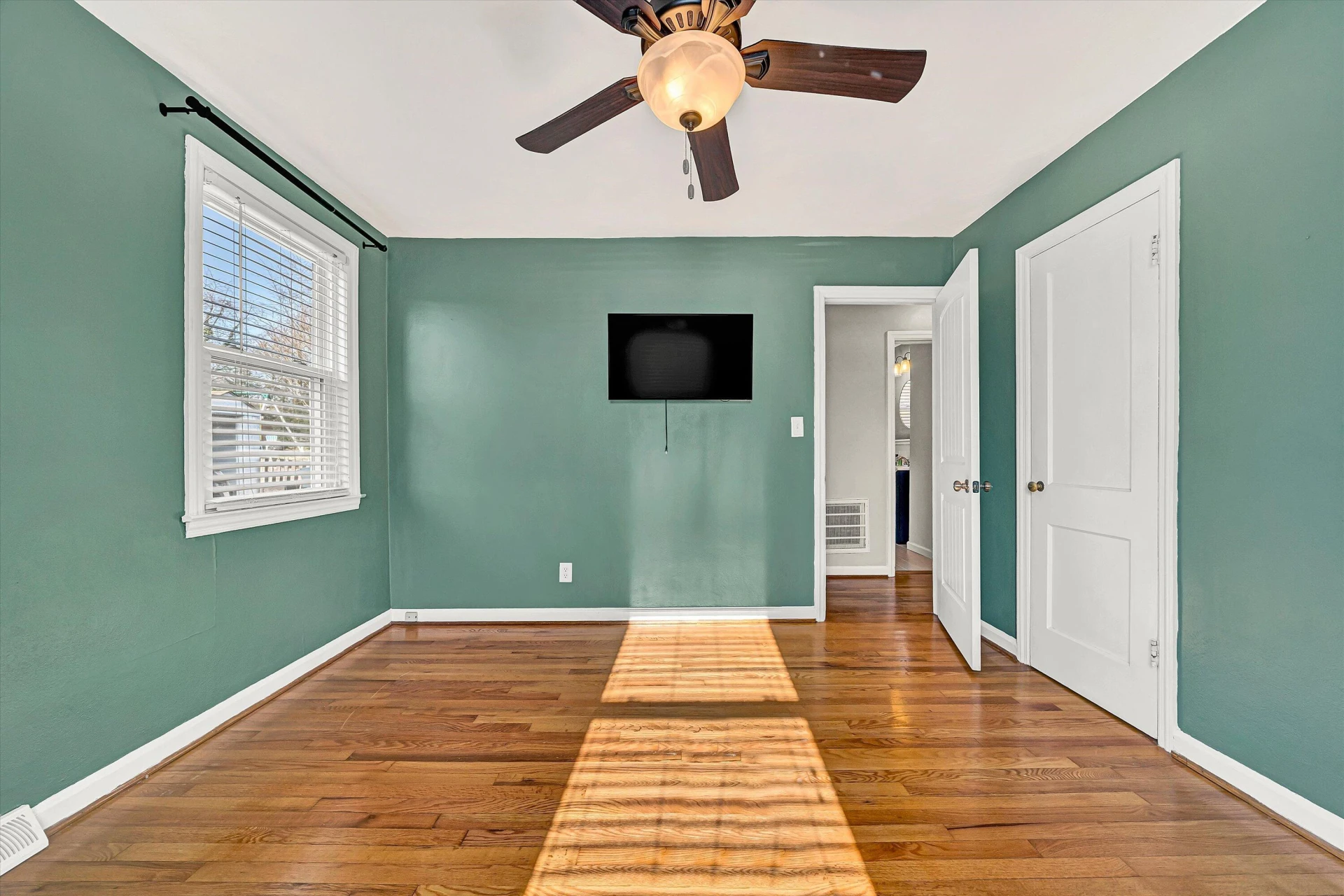 2780 Derwent DR - Photo 19