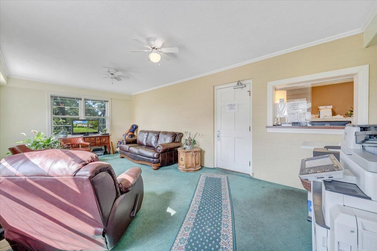 155 Laxton RD - Photo 14