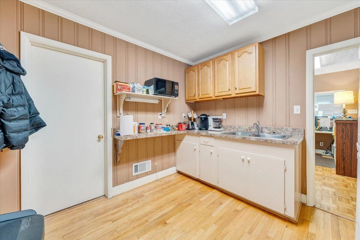 155 Laxton RD - Photo 19