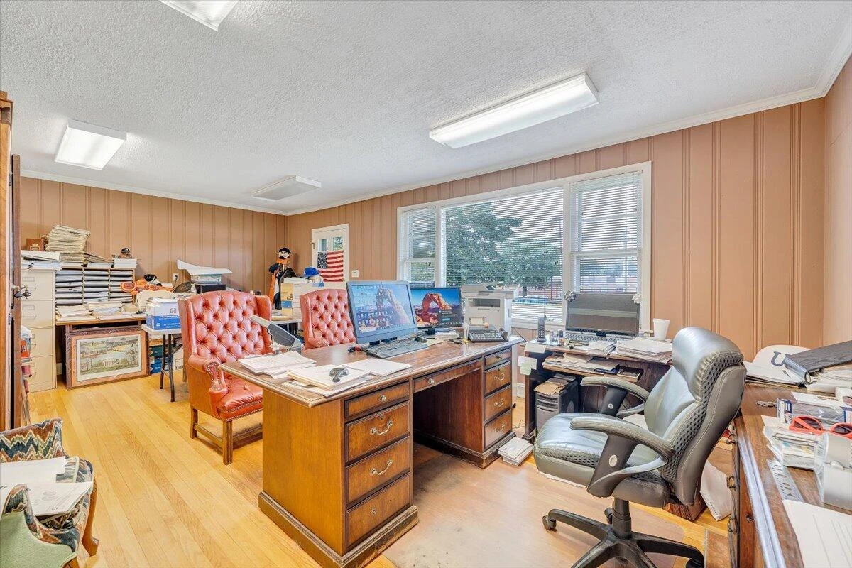 155 Laxton RD - Photo 22