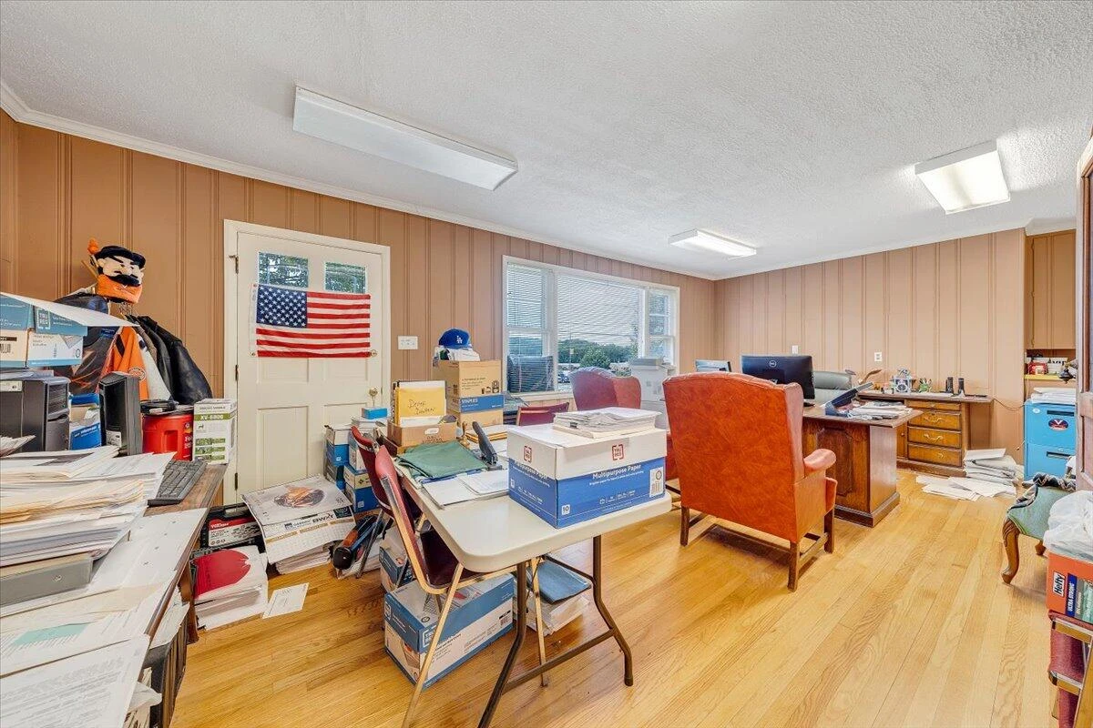 155 Laxton RD - Photo 23
