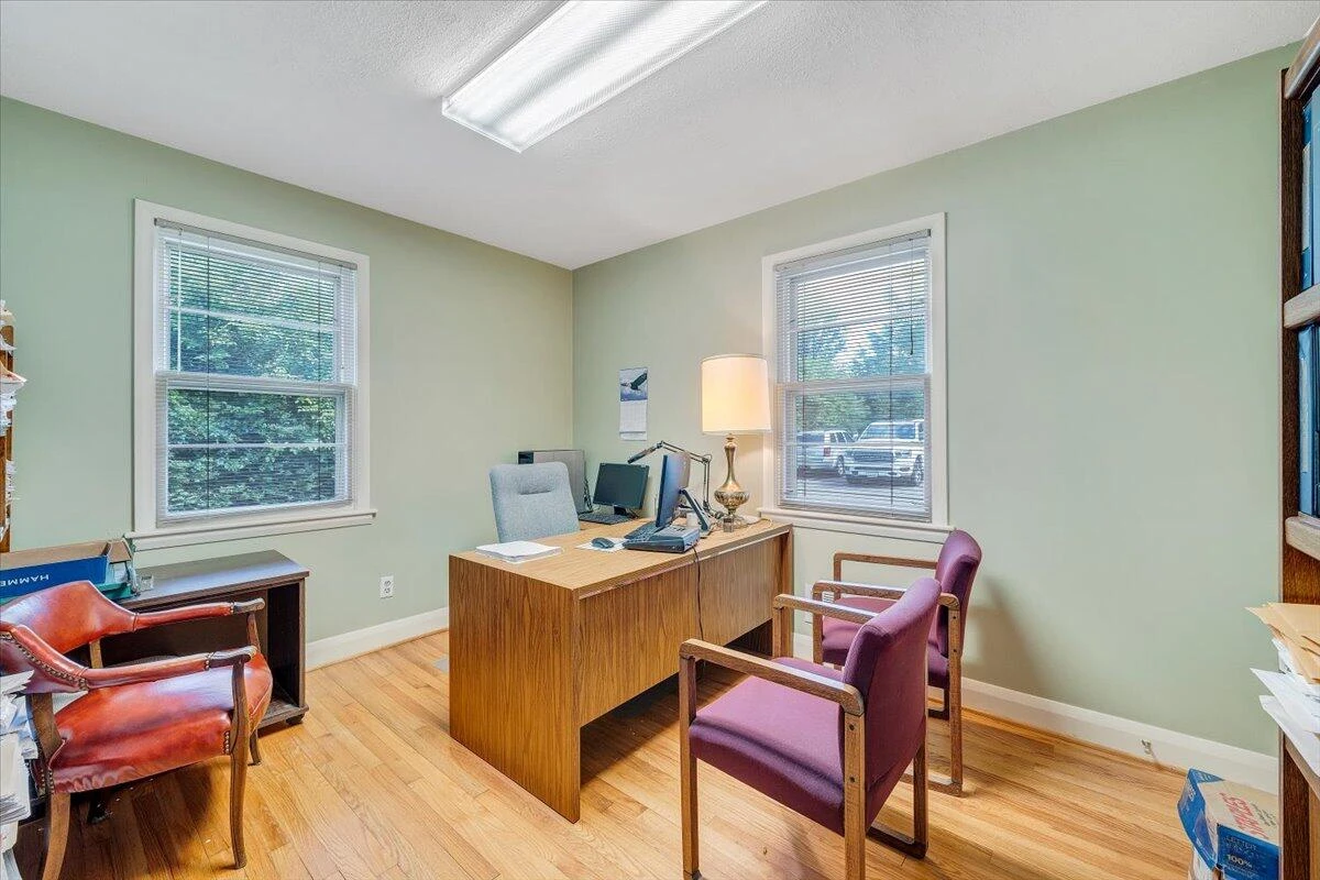 155 Laxton RD - Photo 24