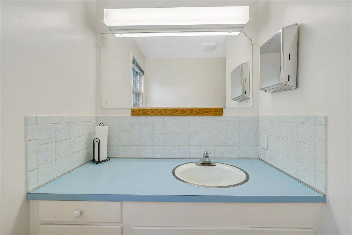 155 Laxton RD - Photo 27