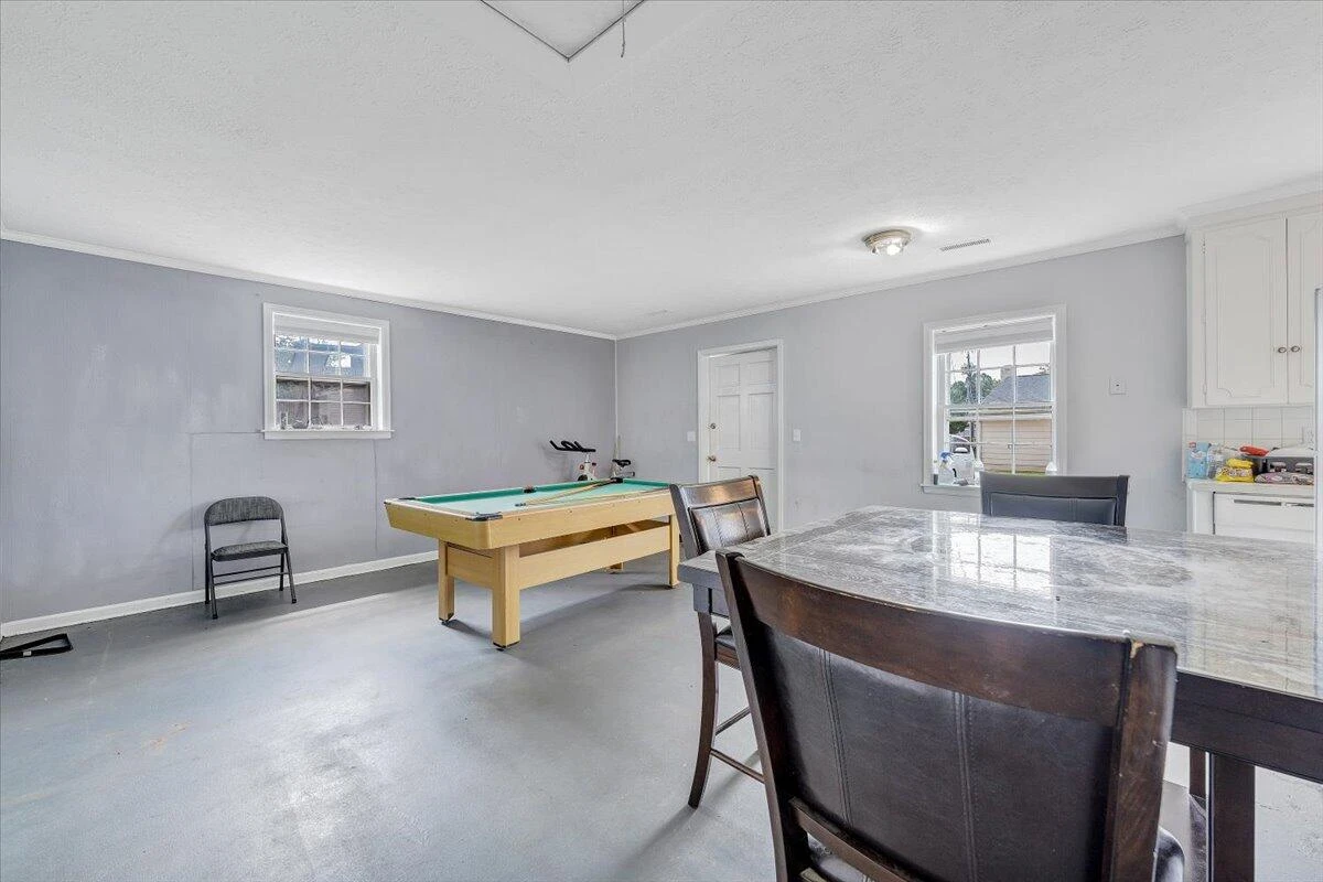 155 Laxton RD - Photo 36