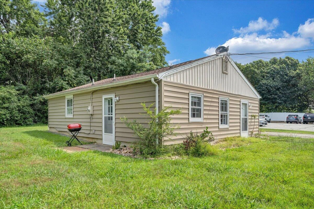 155 Laxton RD - Photo 51