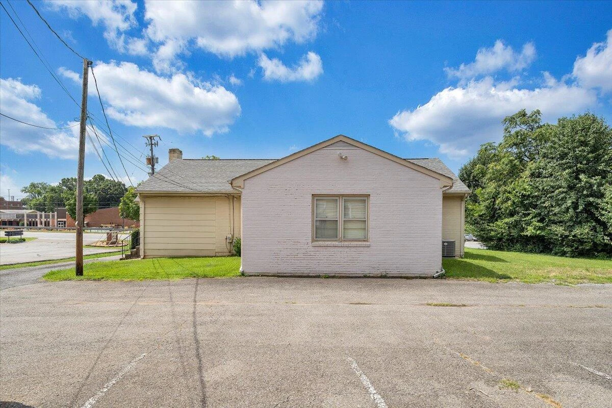 155 Laxton RD - Photo 9