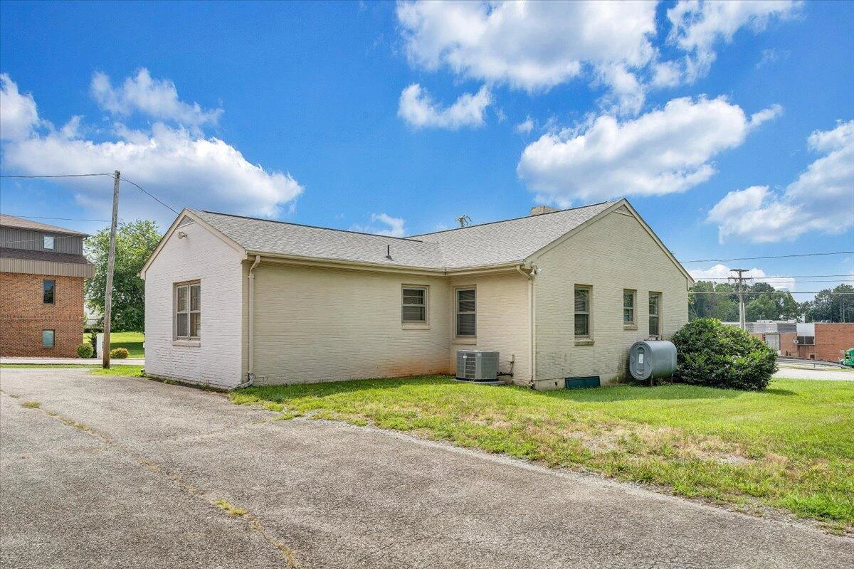 155 Laxton RD - Photo 54