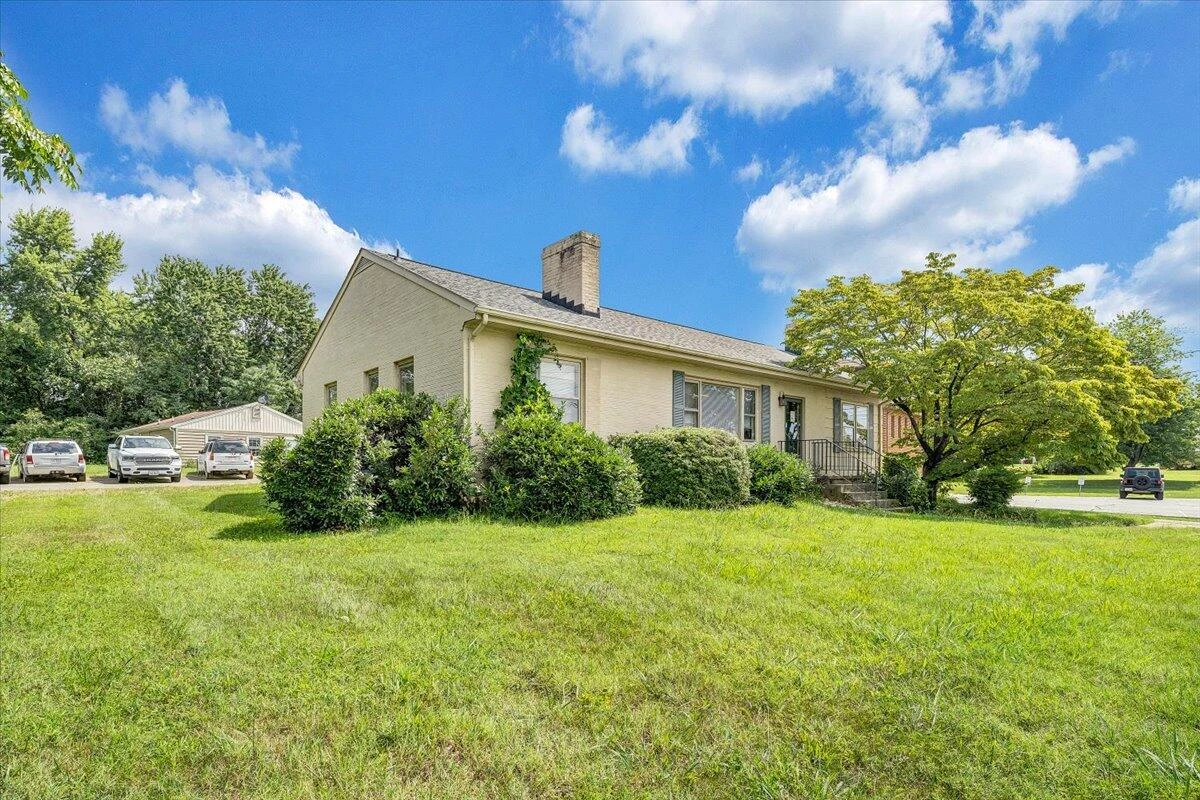 155 Laxton RD - Photo 60