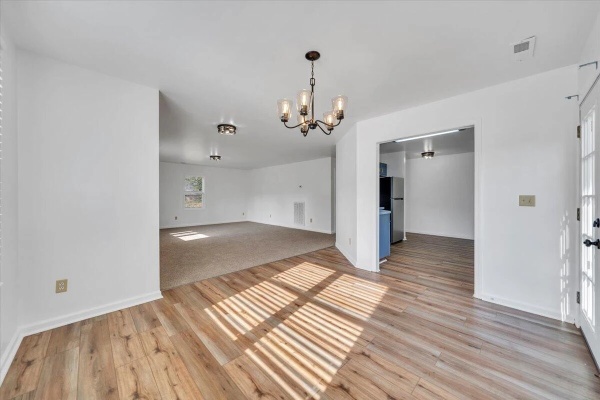 915 Loudon AVE - Photo 11