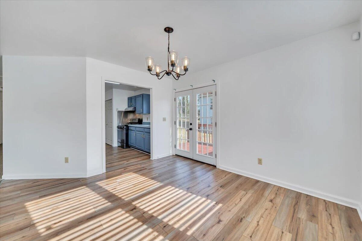 915 Loudon AVE - Photo 12