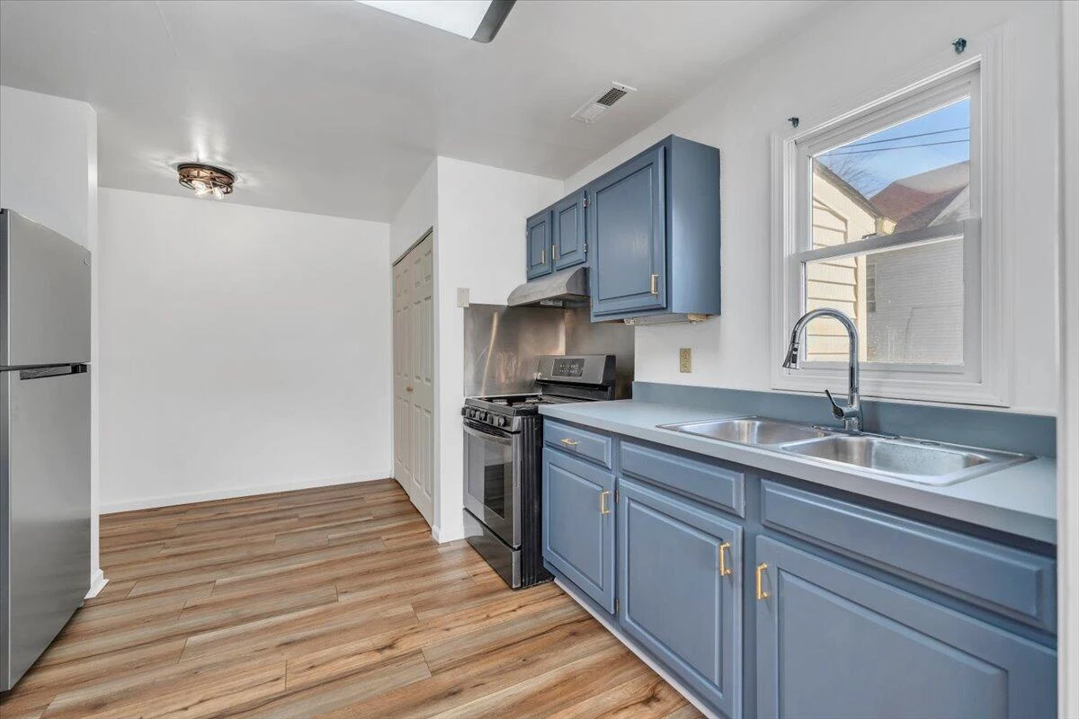 915 Loudon AVE - Photo 14