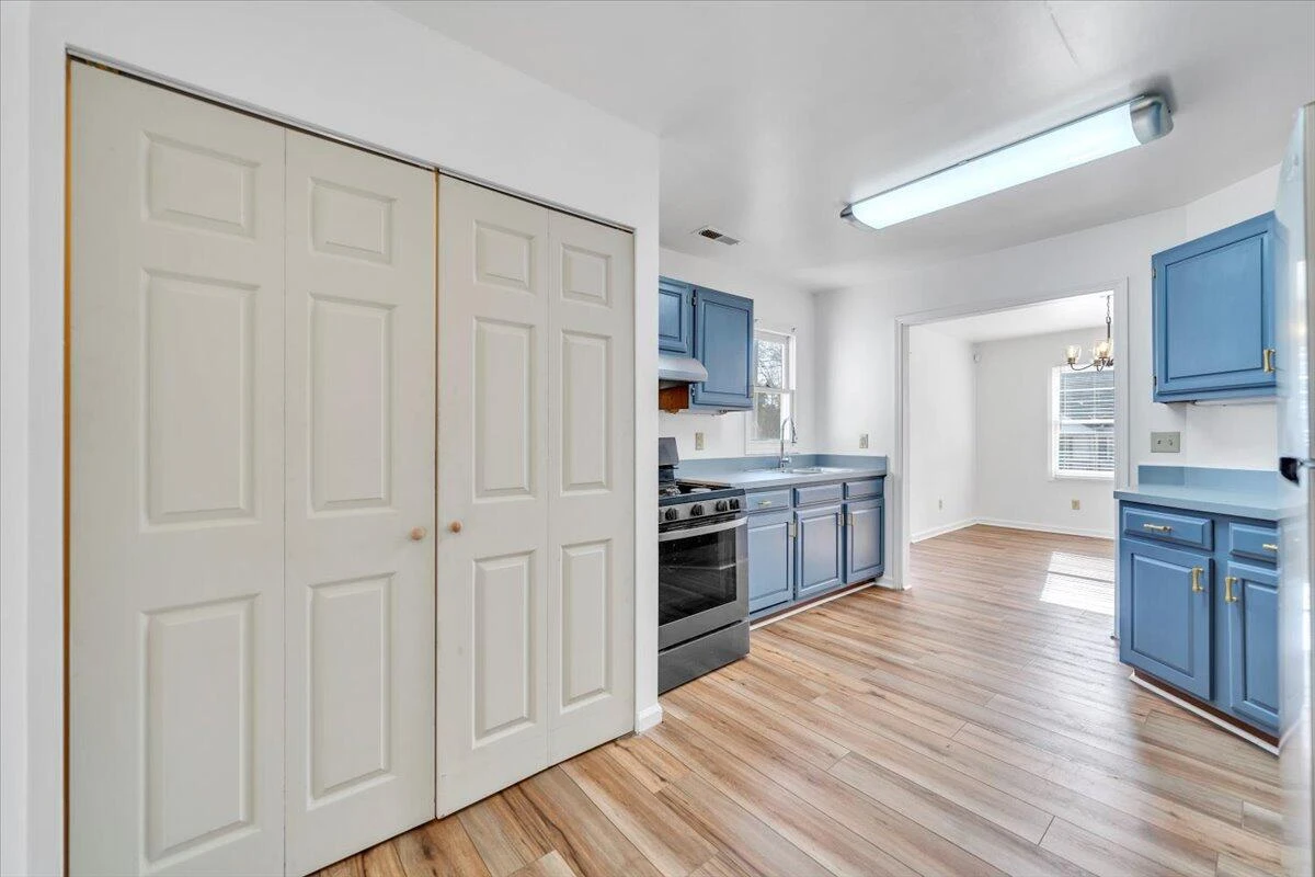 915 Loudon AVE - Photo 15
