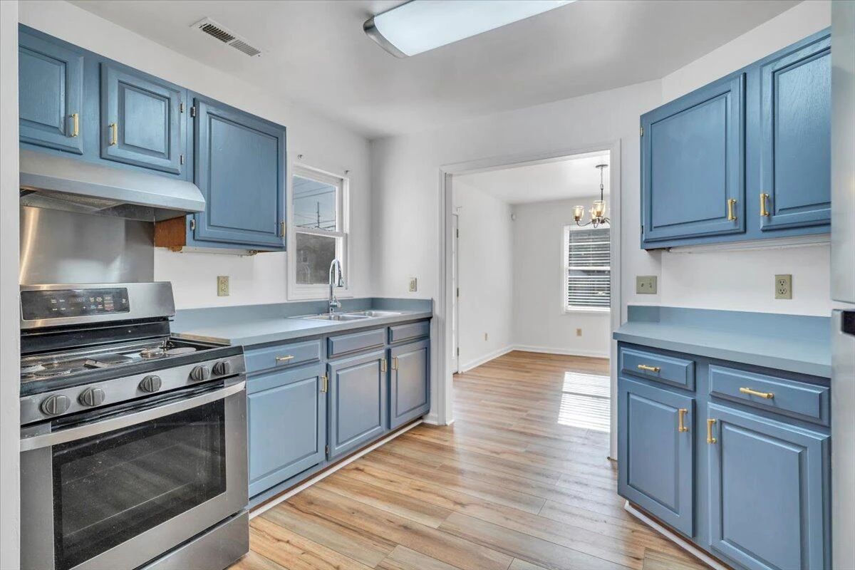 915 Loudon AVE - Photo 18
