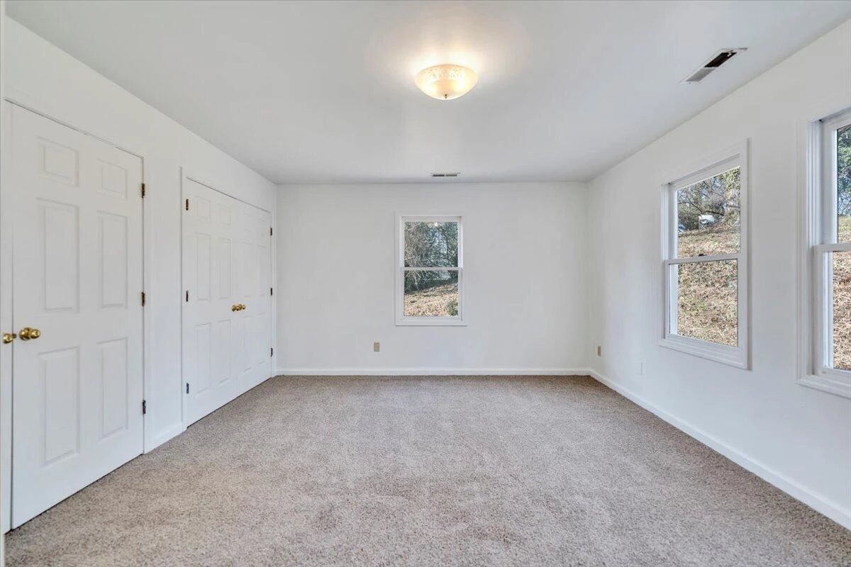 915 Loudon AVE - Photo 19