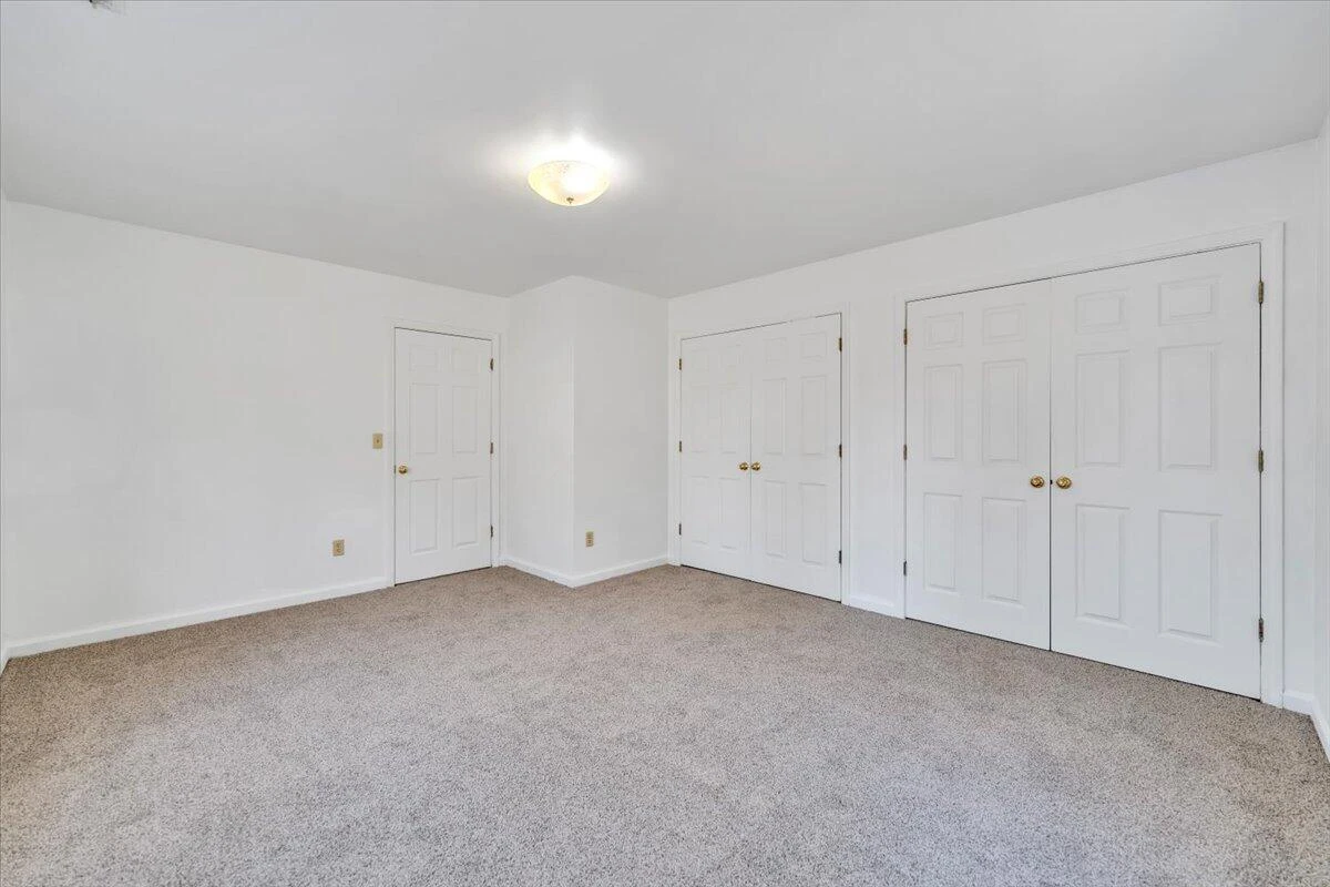 915 Loudon AVE - Photo 21