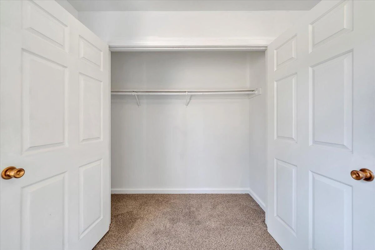 915 Loudon AVE - Photo 26
