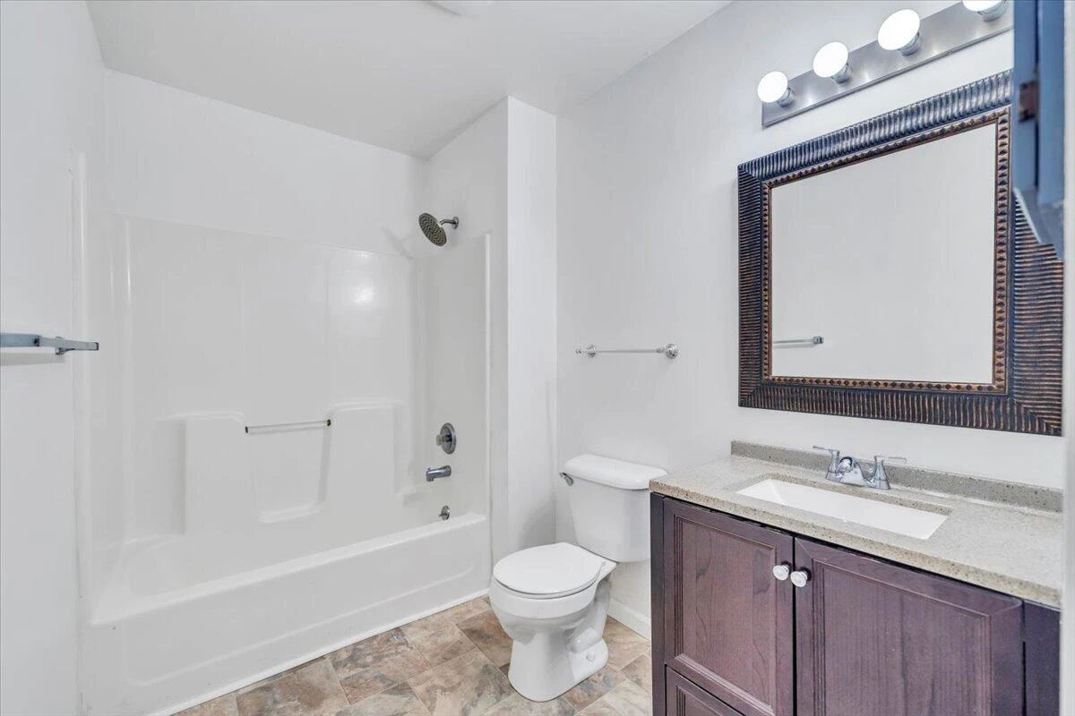915 Loudon AVE - Photo 27