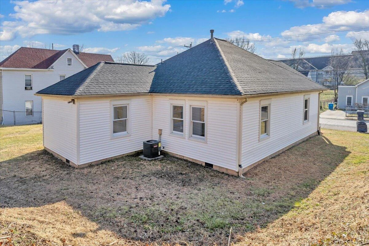 915 Loudon AVE - Photo 30