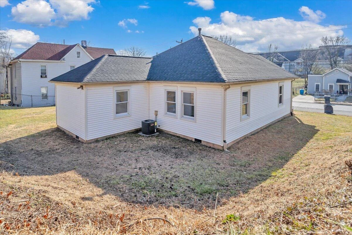 915 Loudon AVE - Photo 31
