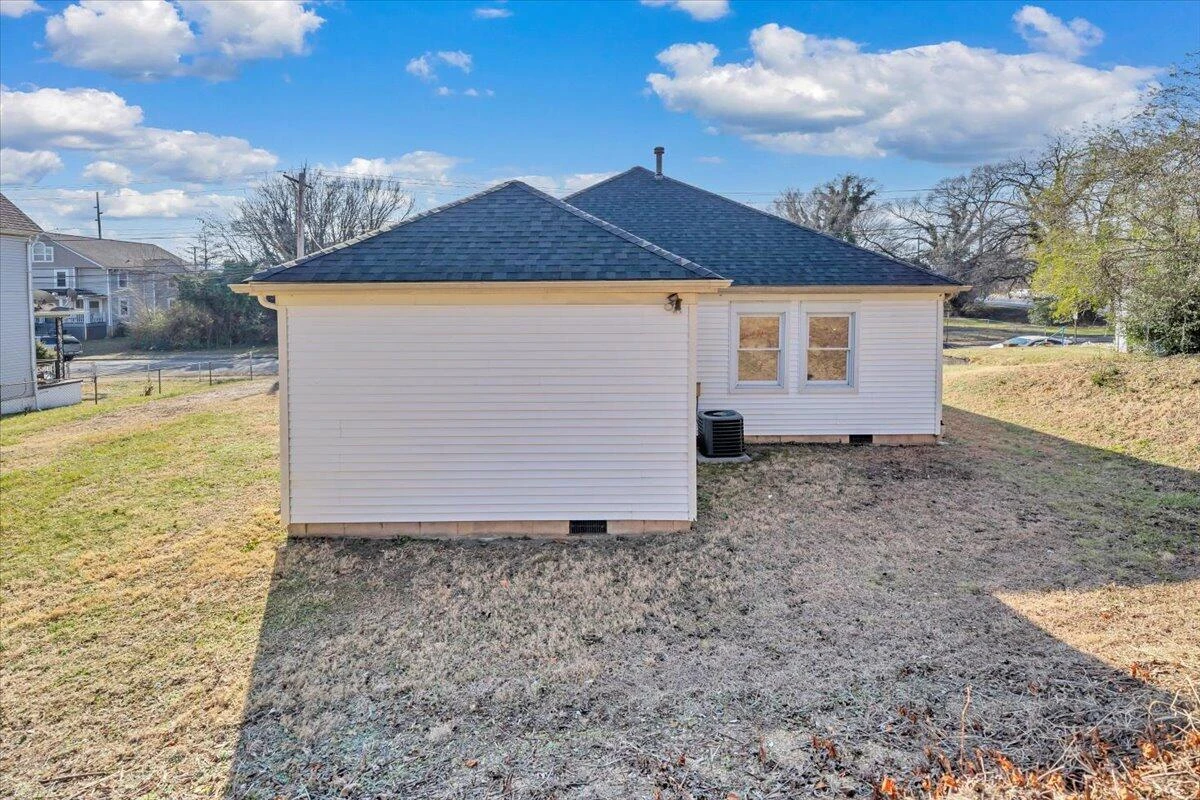 915 Loudon AVE - Photo 32
