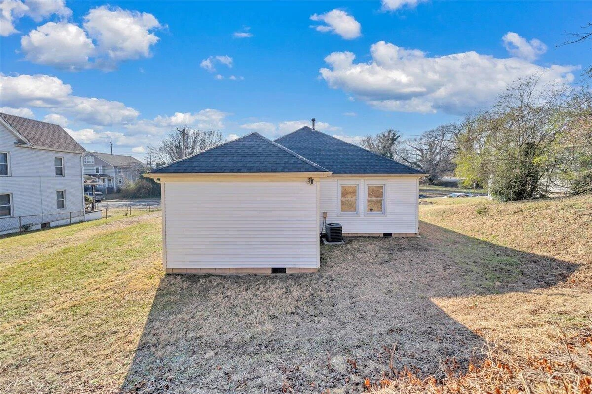 915 Loudon AVE - Photo 33
