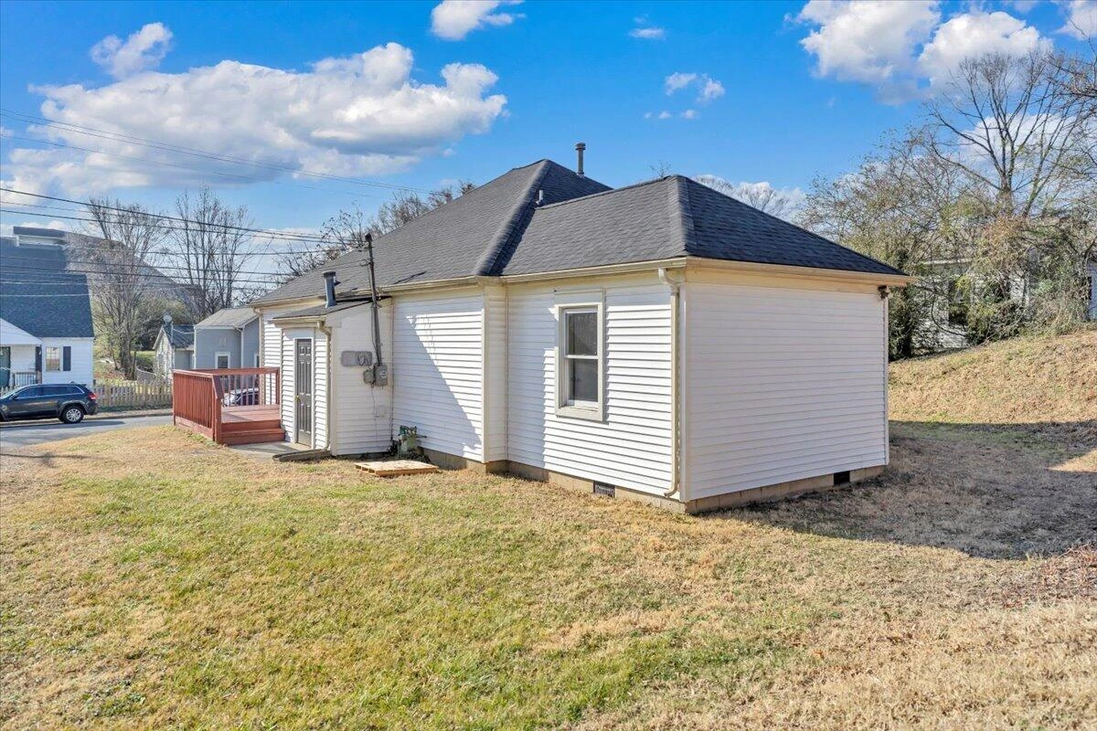 915 Loudon AVE - Photo 34