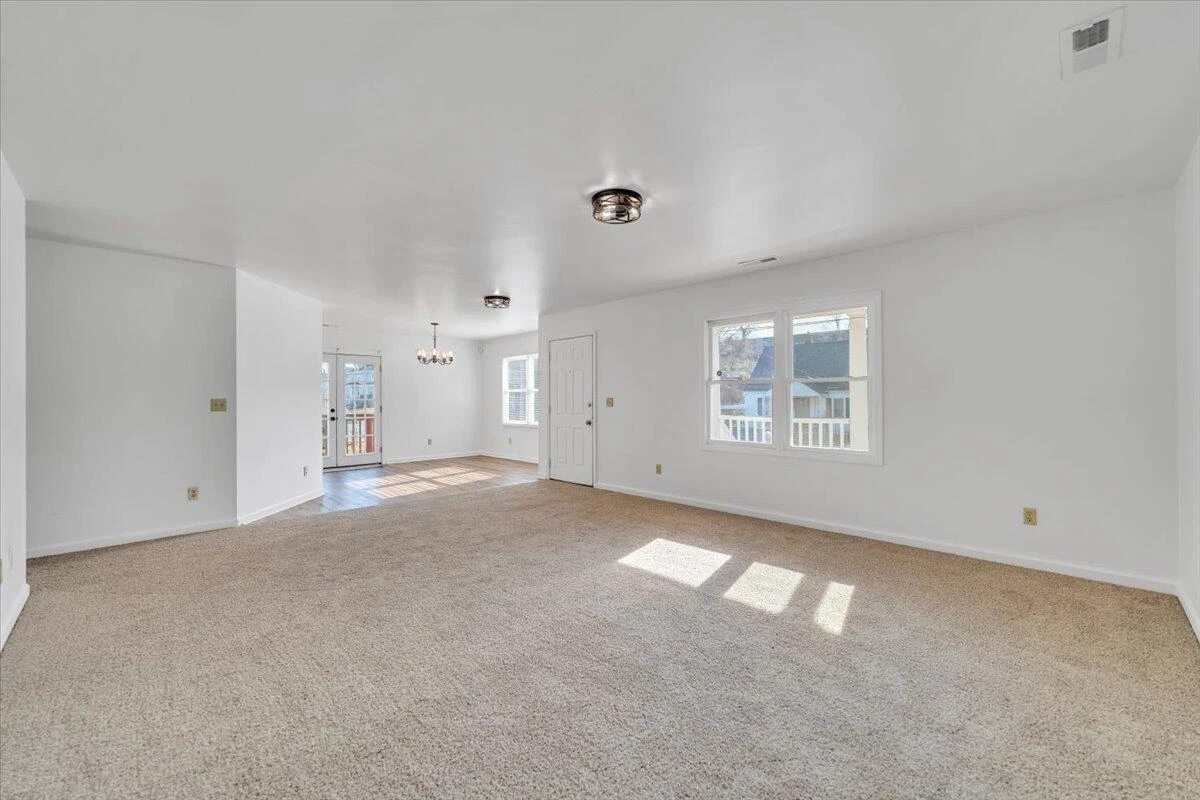 915 Loudon AVE - Photo 6
