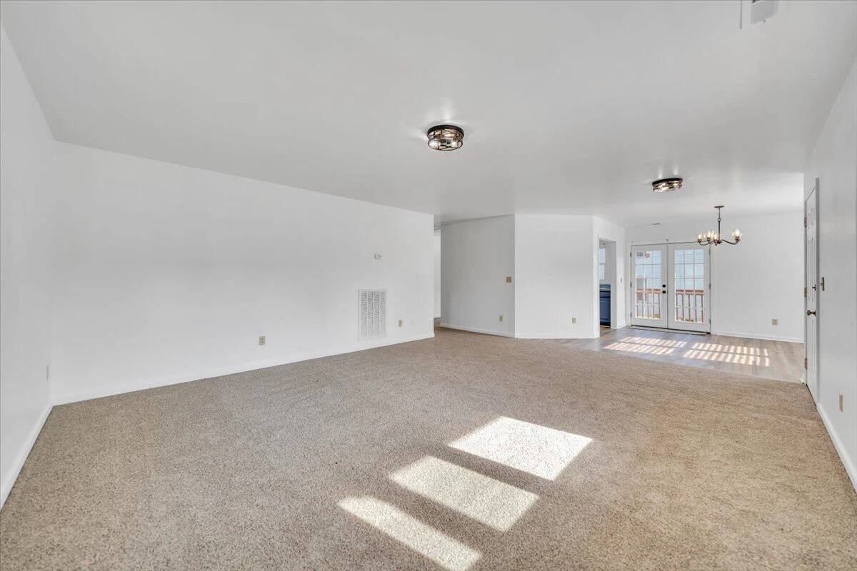 915 Loudon AVE - Photo 7