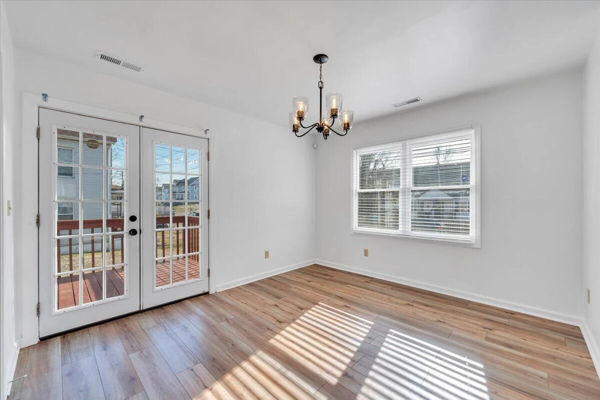 915 Loudon AVE - Photo 9