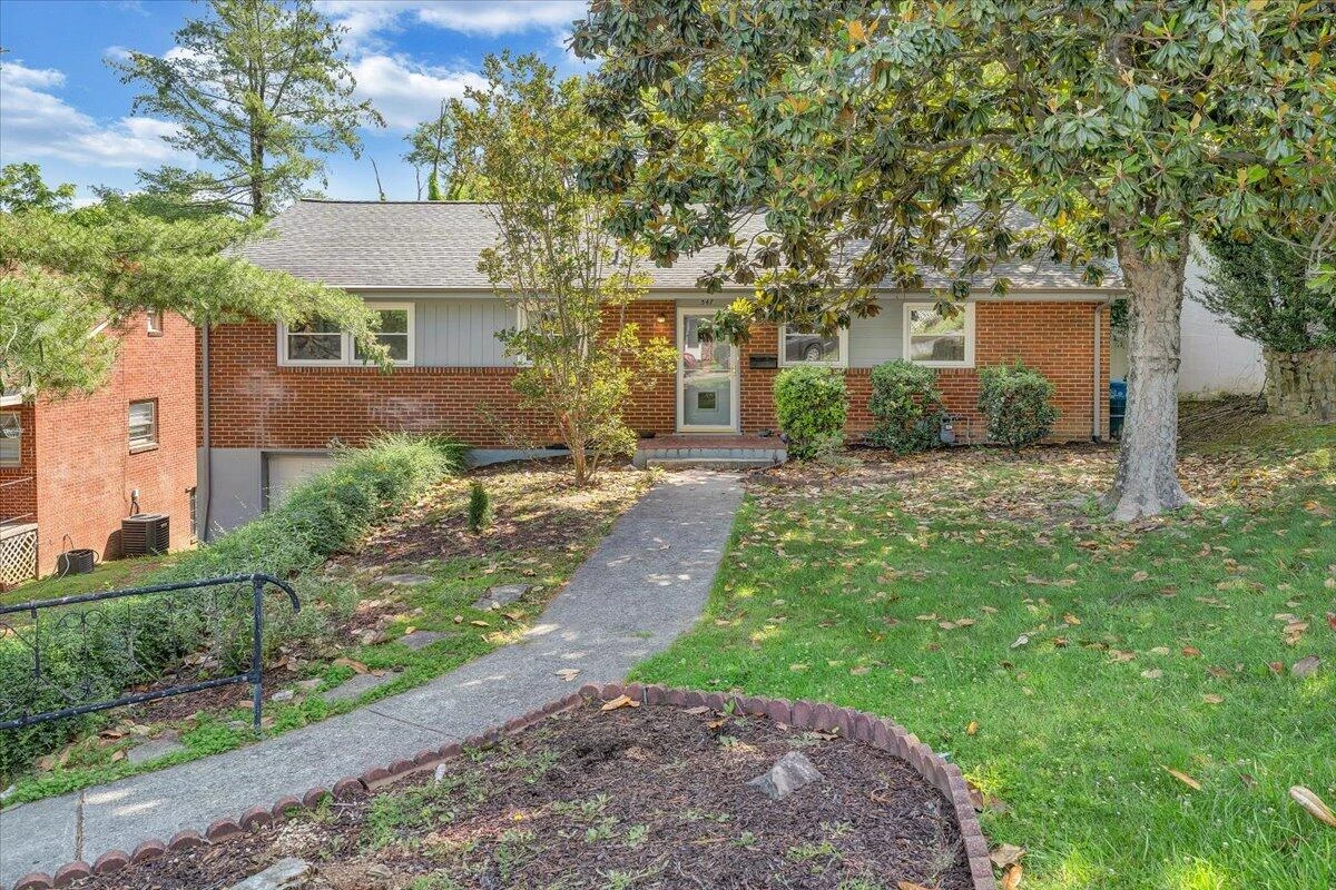 547 Dillard RD