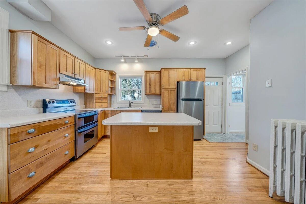 1601 Bluemont AVE - Photo 4