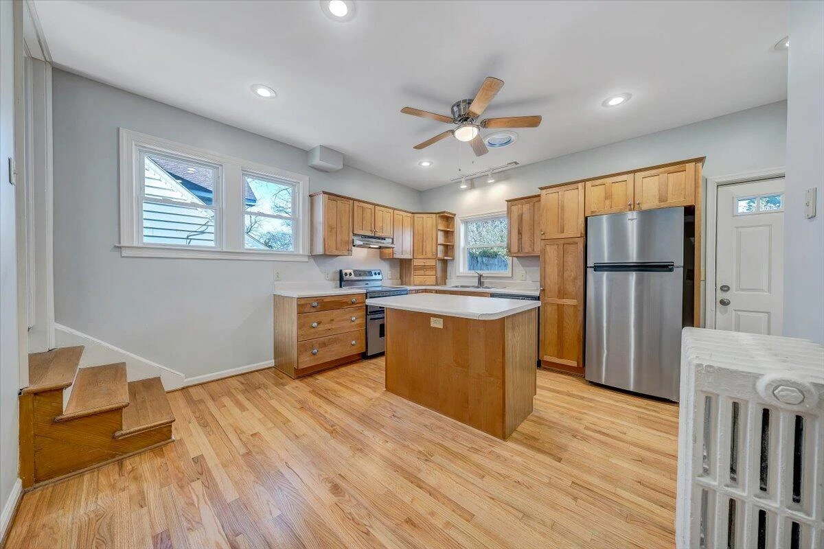 1601 Bluemont AVE - Photo 5