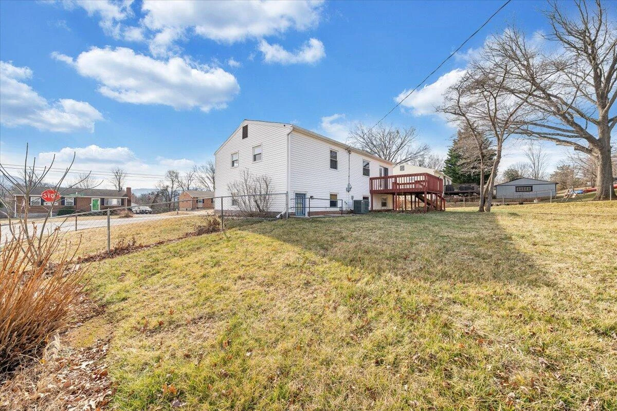 2903 Creekwood DR - Photo 36