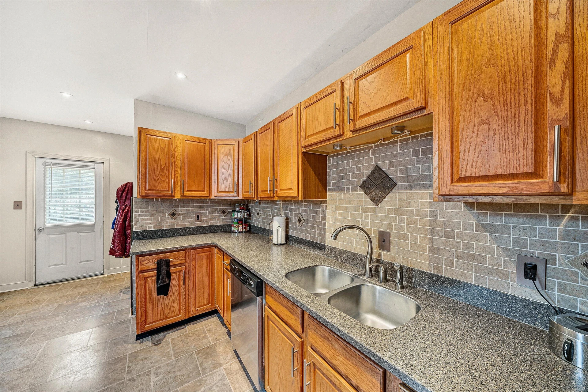 1818 Kenwood BLVD - Photo 16