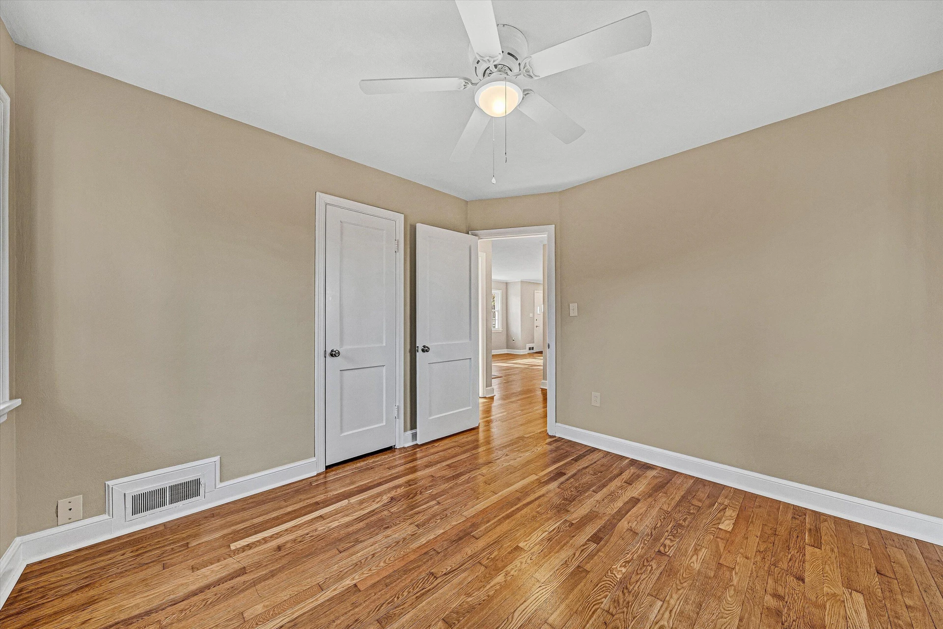 2715 Creston AVE - Photo 18