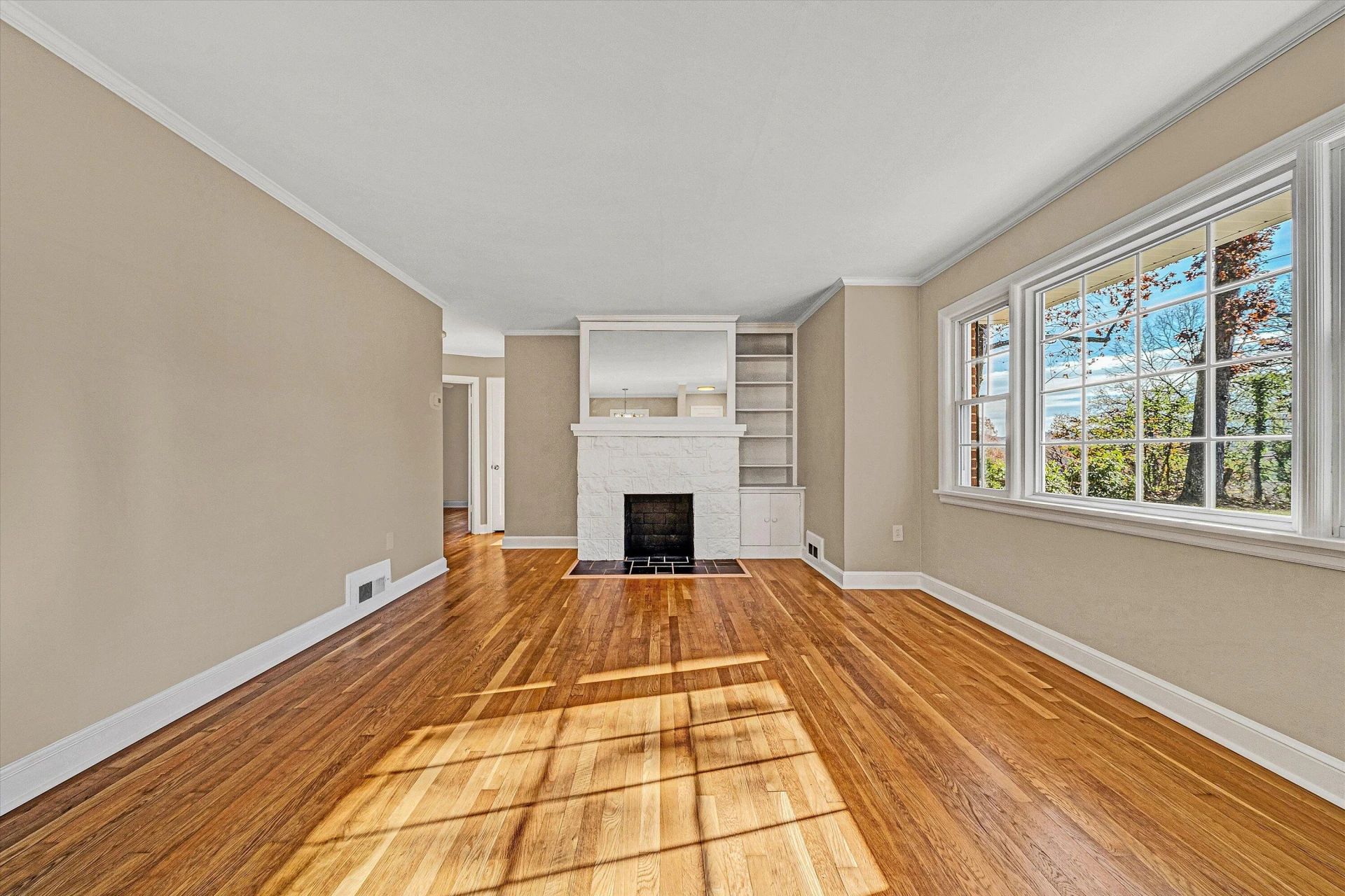 2715 Creston AVE - Photo 5