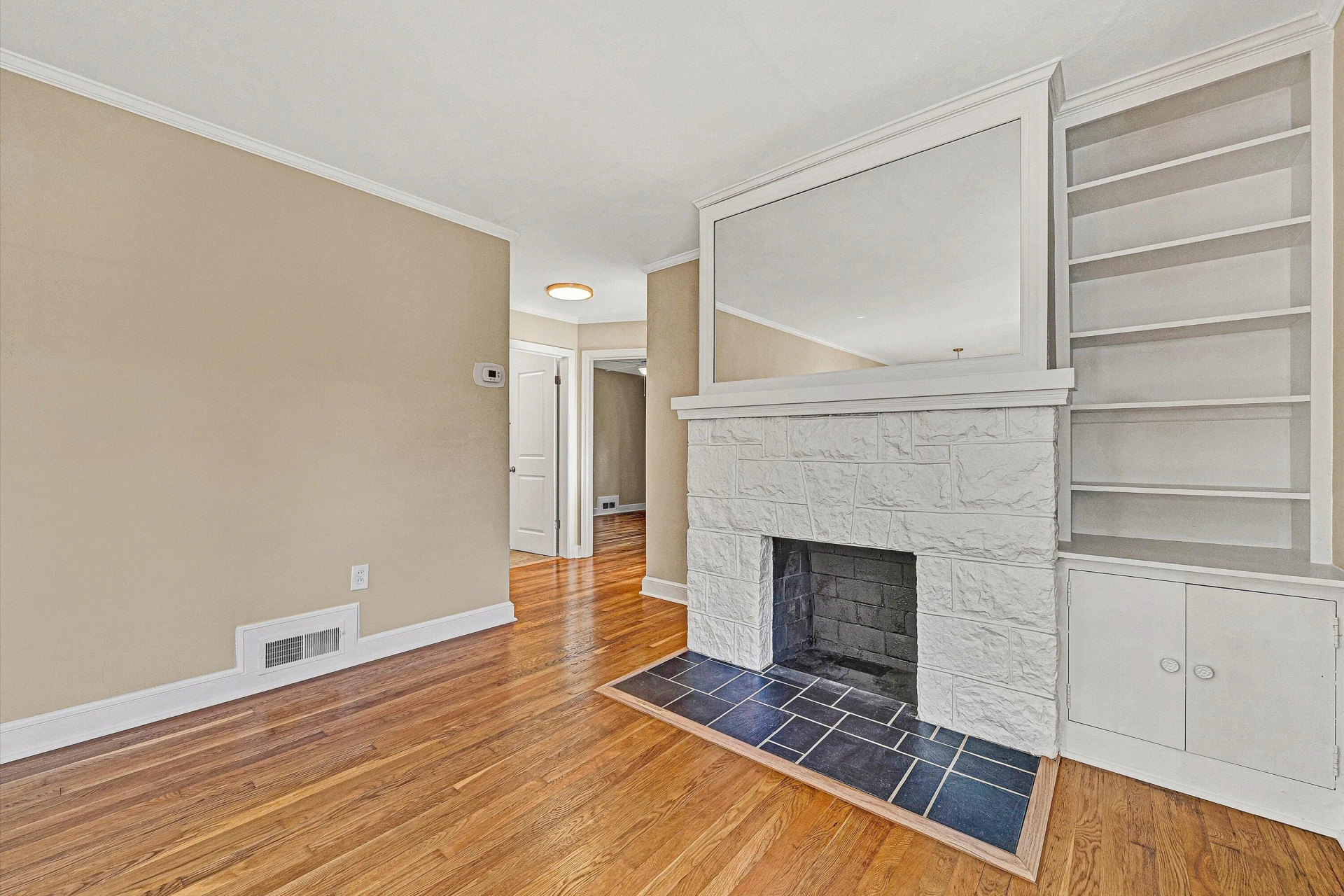 2715 Creston AVE - Photo 6