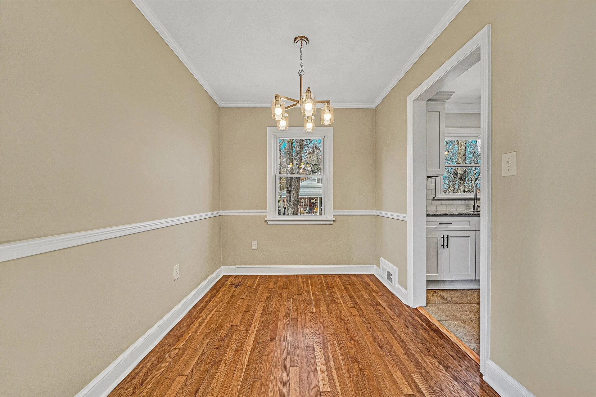 2715 Creston AVE - Photo 8