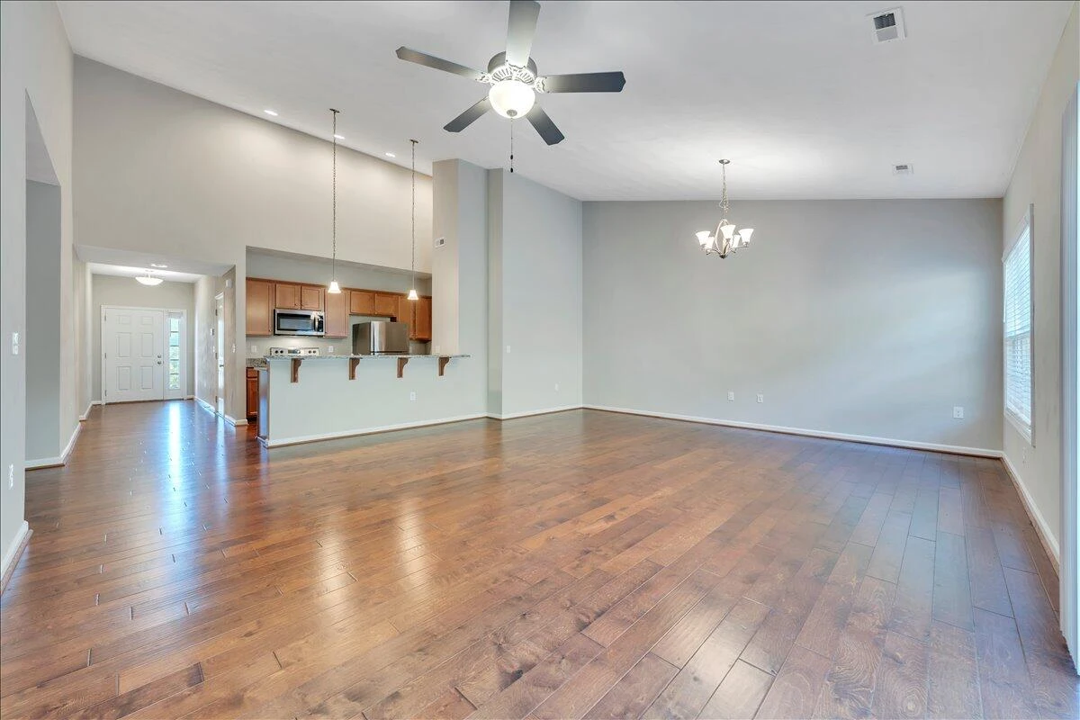 14 Carrington CT - Photo 2
