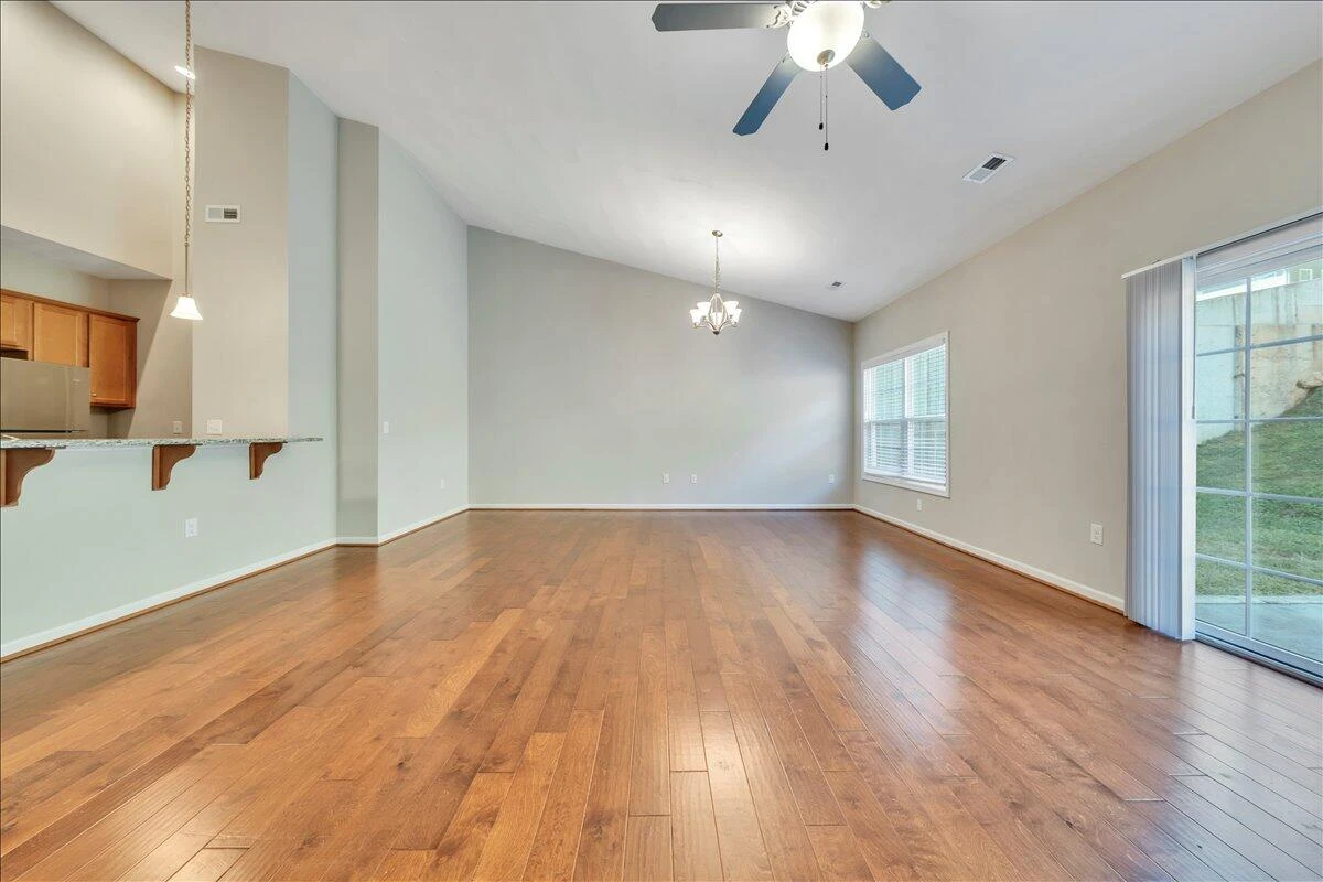 14 Carrington CT - Photo 3