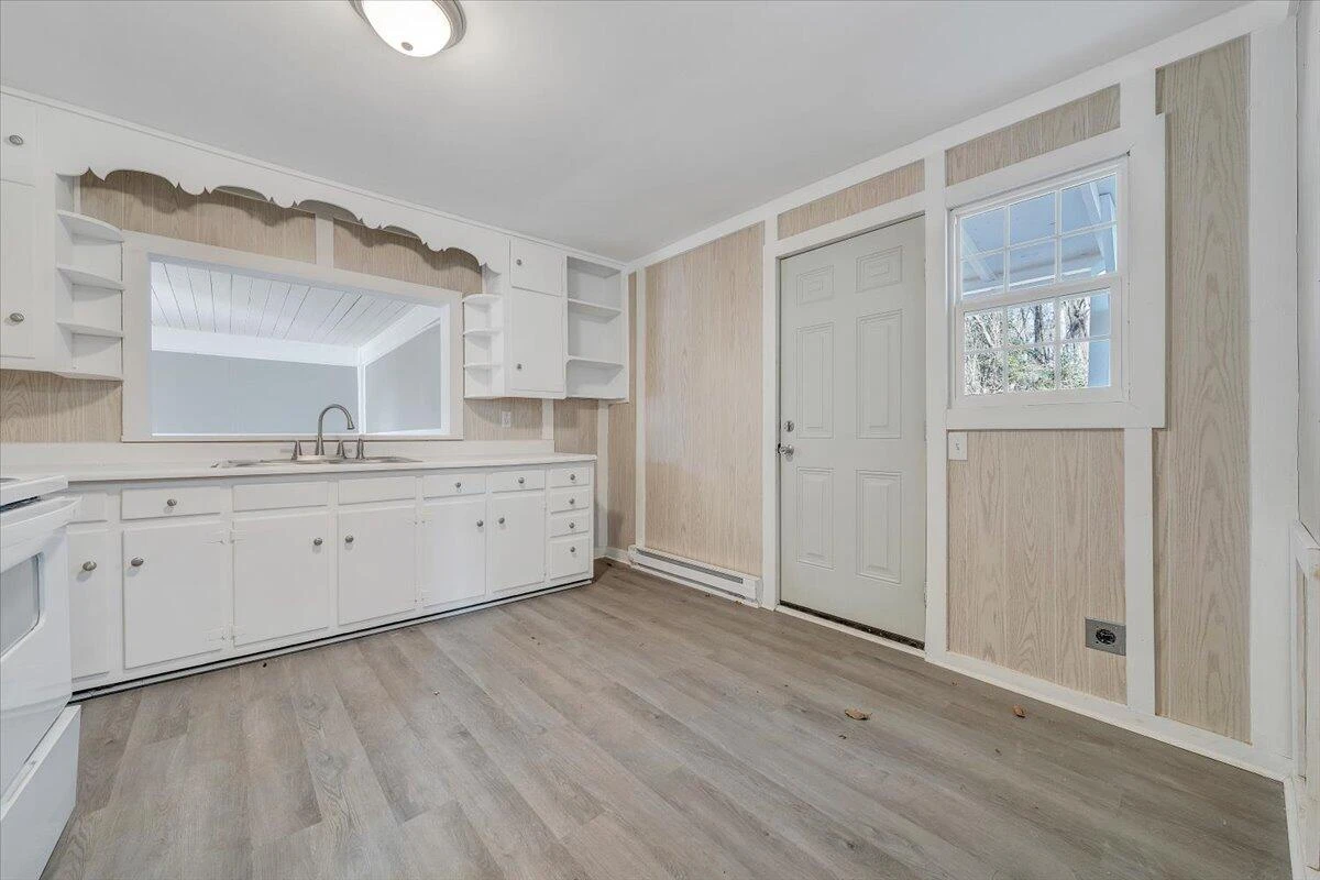 935 Myrtle RD - Photo 6