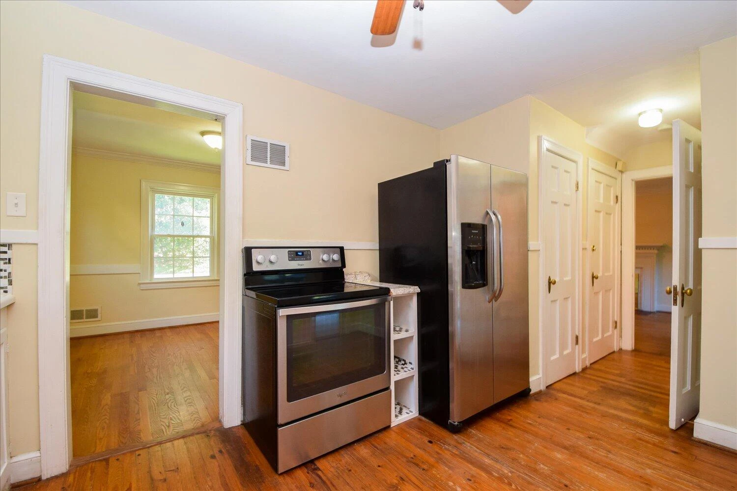 2414 Fairway DR - Photo 11