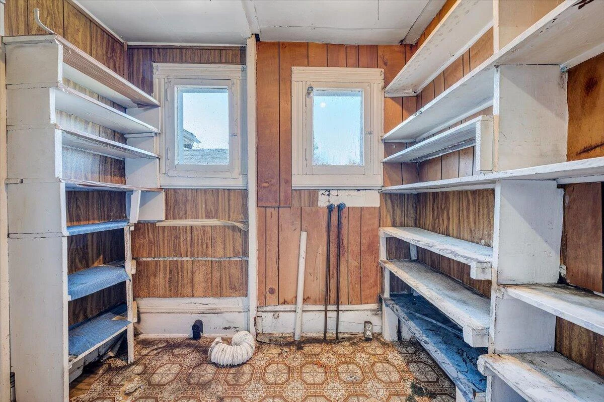 228 Beech ST - Photo 12