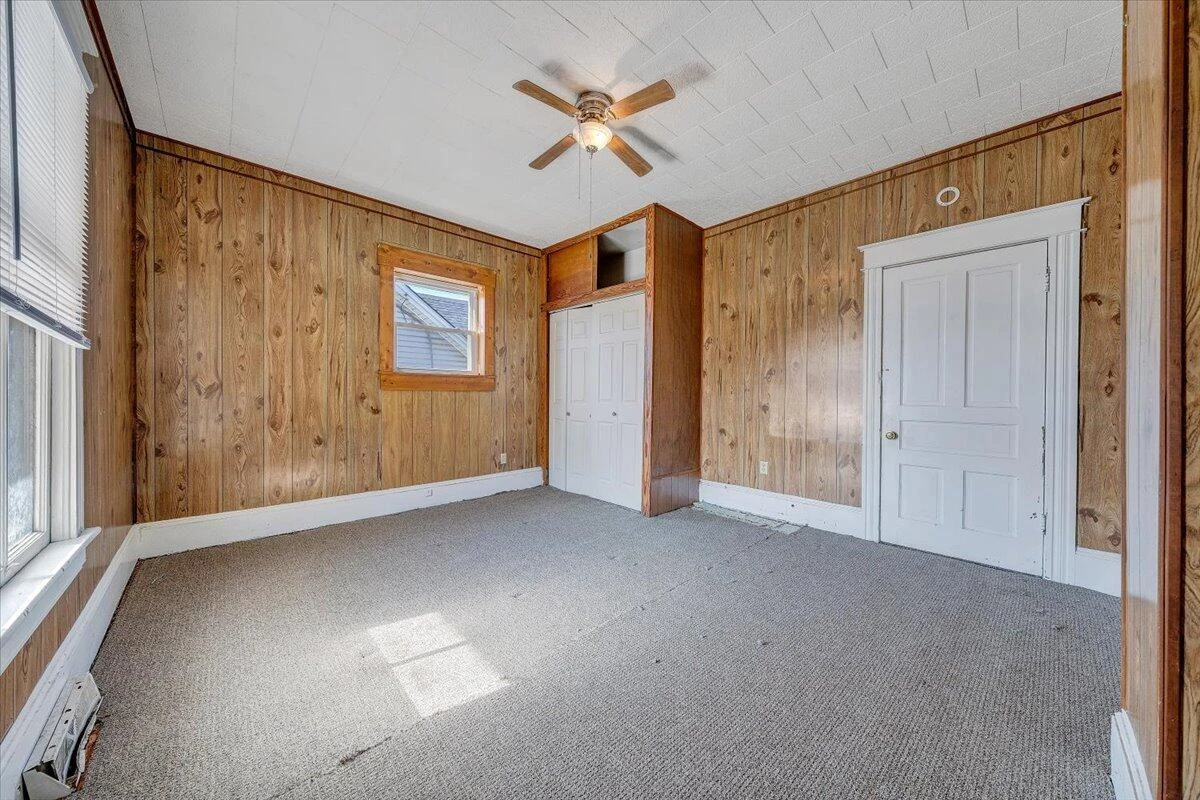 228 Beech ST - Photo 13