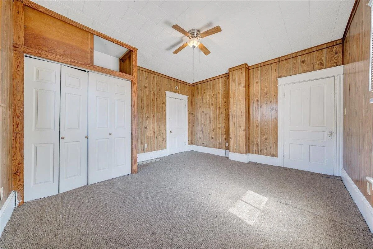 228 Beech ST - Photo 14