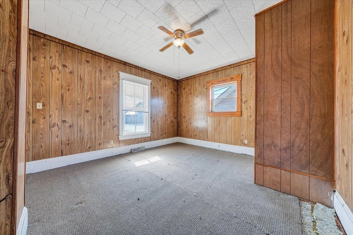 228 Beech ST - Photo 15