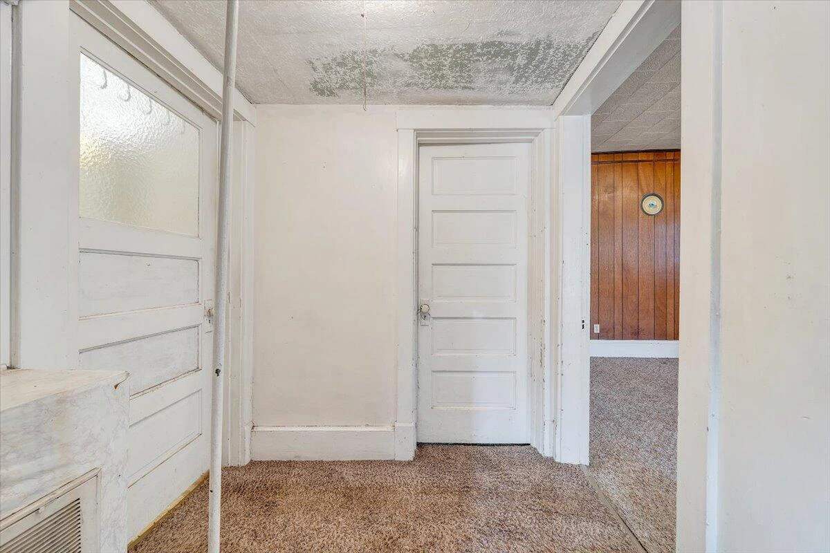 228 Beech ST - Photo 16