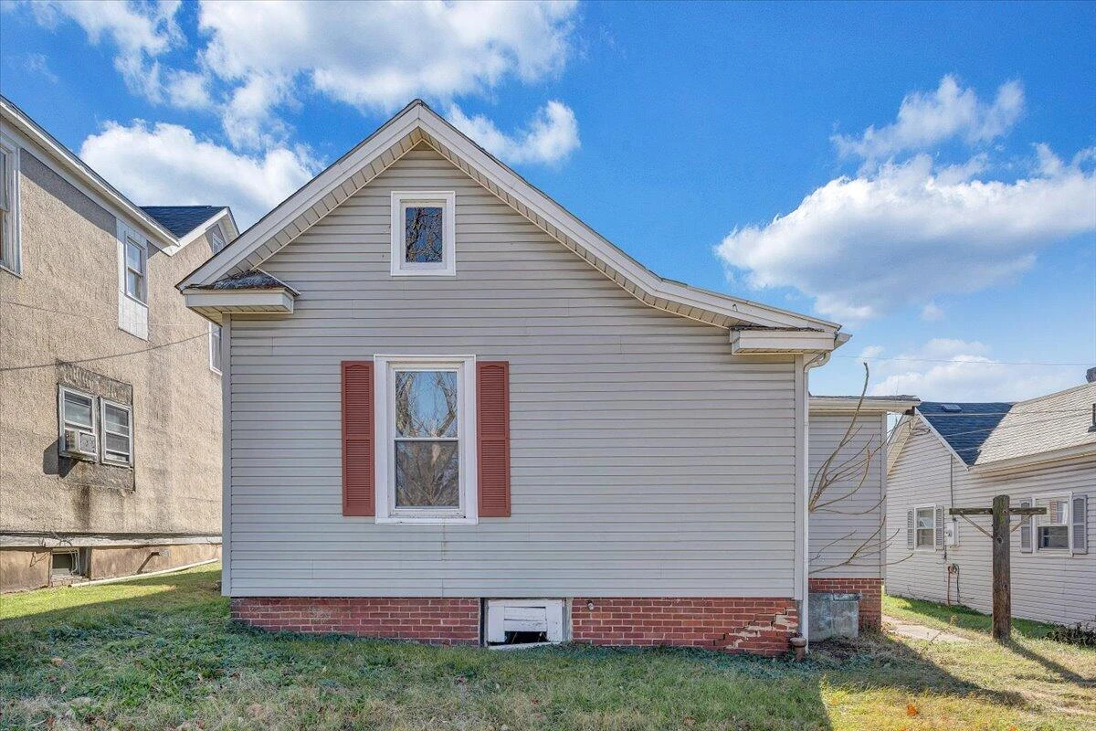 228 Beech ST - Photo 22