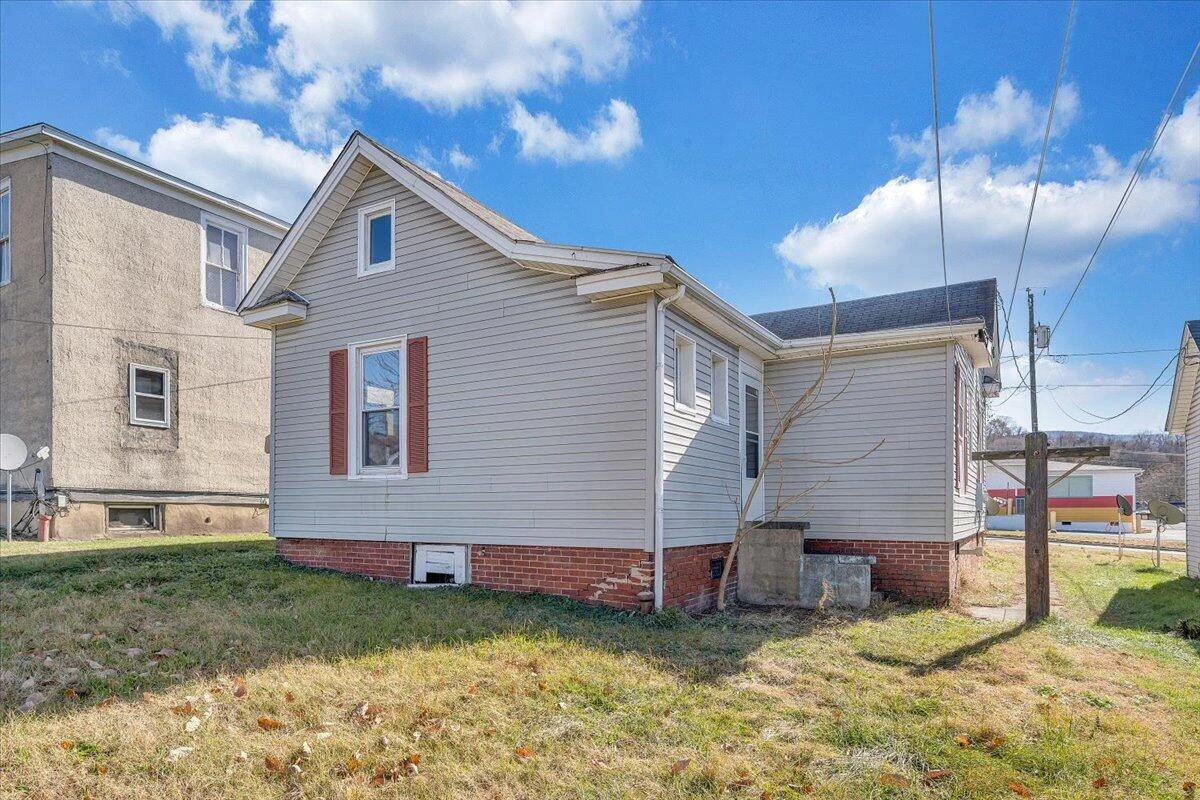 228 Beech ST - Photo 24