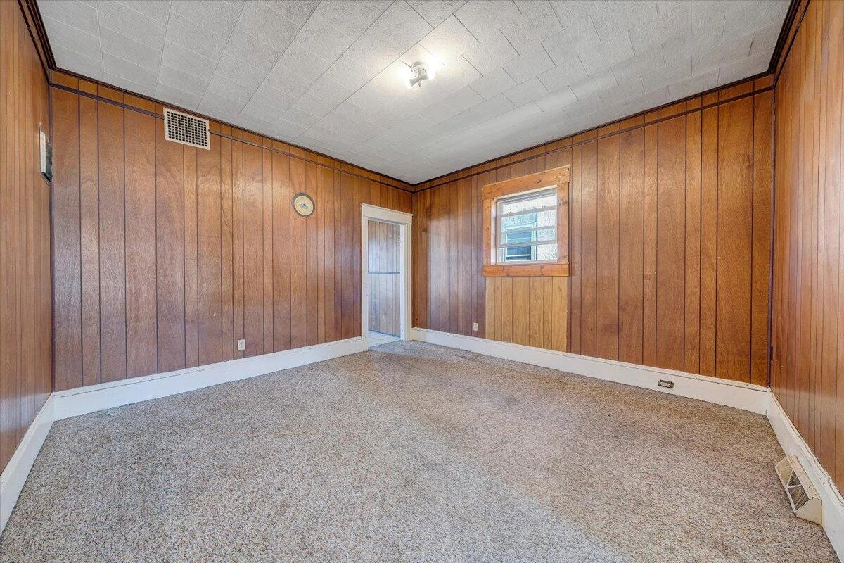 228 Beech ST - Photo 5